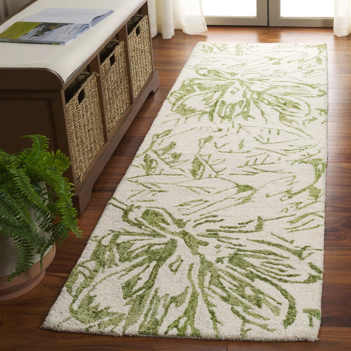 Safavieh Jardin 2'-3" x 8'-0" Rug in Ivory / Green