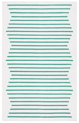 Safavieh Montauk 4'-0" x 6'-0" Rug in Ivory / Dark Green
