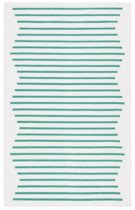 Safavieh Montauk 4'-0" x 6'-0" Rug in Ivory / Dark Green