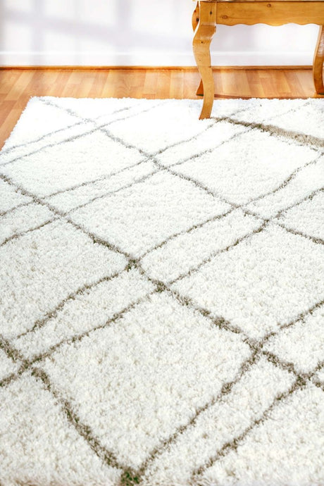 Dynamic Rugs Nordic 7431 White/Silver Rug.