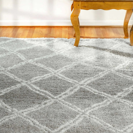 Dynamic Rugs Nordic 7432 Silver/White Rug.