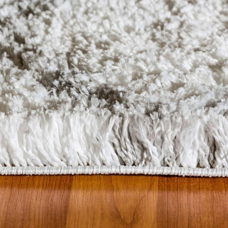 Dynamic Rugs Nordic 7432 White/Silver Rug.