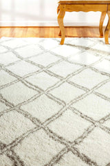 Dynamic Rugs Nordic 7432 White/Silver Rug.