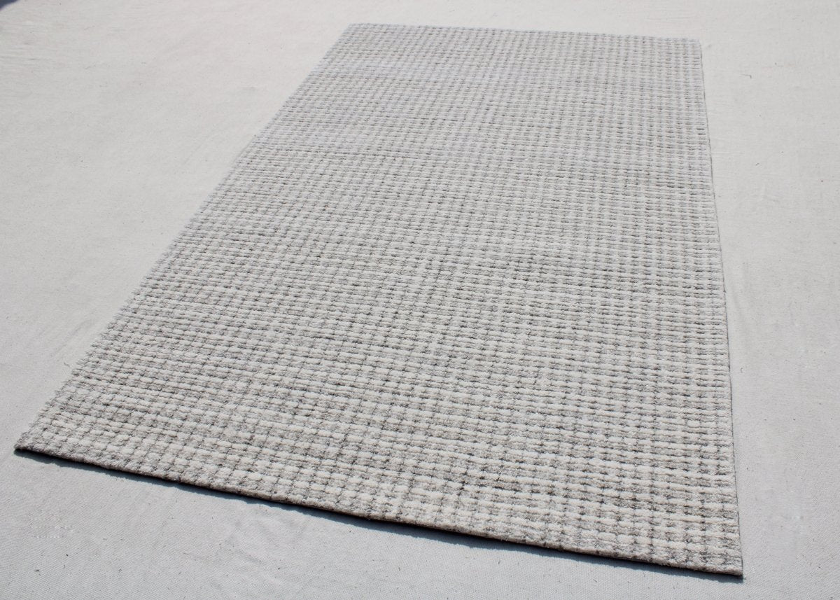 Dynamic Rugs Trono 5481 Ivory/Silver Rug.
