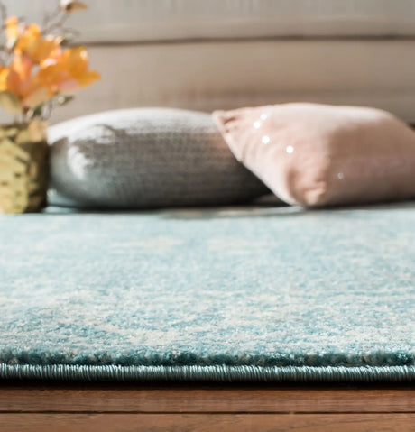 Safavieh Evoke 4'-0" x 6'-0" Rug in Light Blue / Ivory