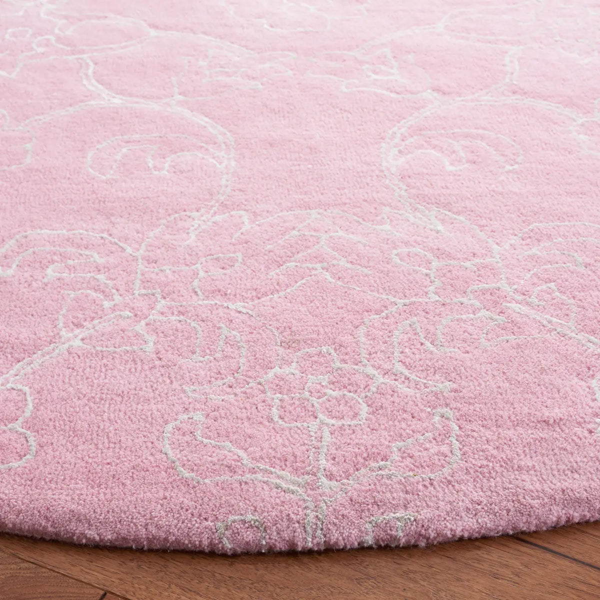 Safavieh Fifth Avenue 7'-0" x 7'-0" Rug in Pink / Ivory