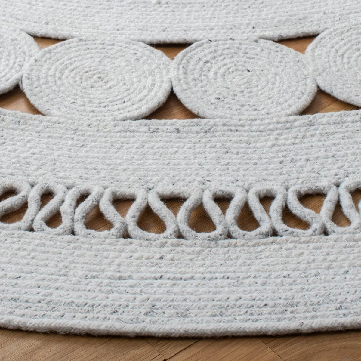 Safavieh Cape Cod 5'-0" x 5'-0" Rug in Ivory