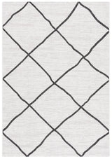 Safavieh Courtyard 4'-0" x 5'-7" Rug in Ivory / Black