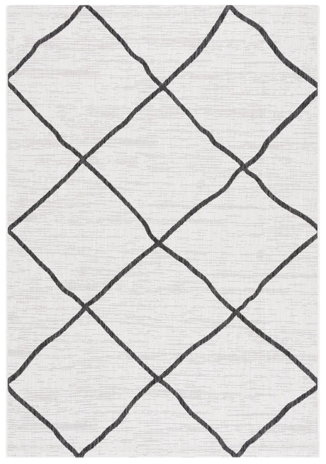 Safavieh Courtyard 4'-0" x 5'-7" Rug in Ivory / Black