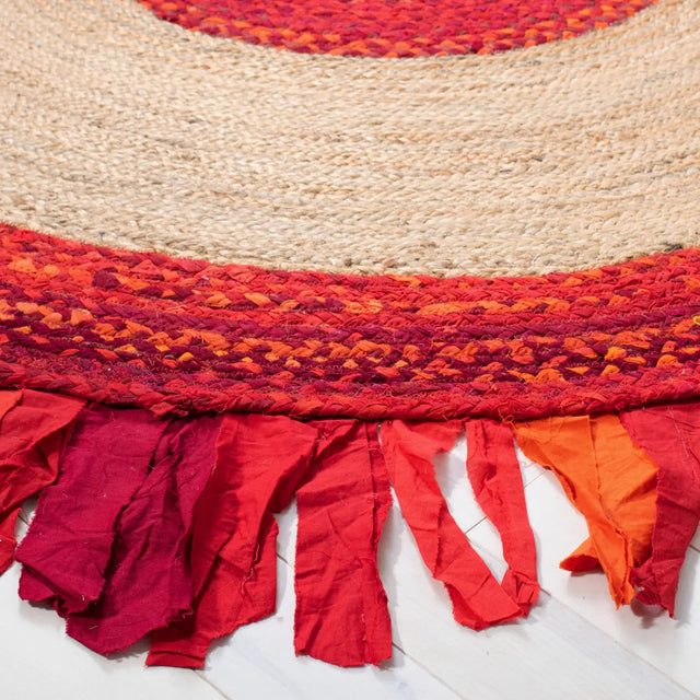 Safavieh Cape Cod 5'-0" x 5'-0" Rug in Red / Natural