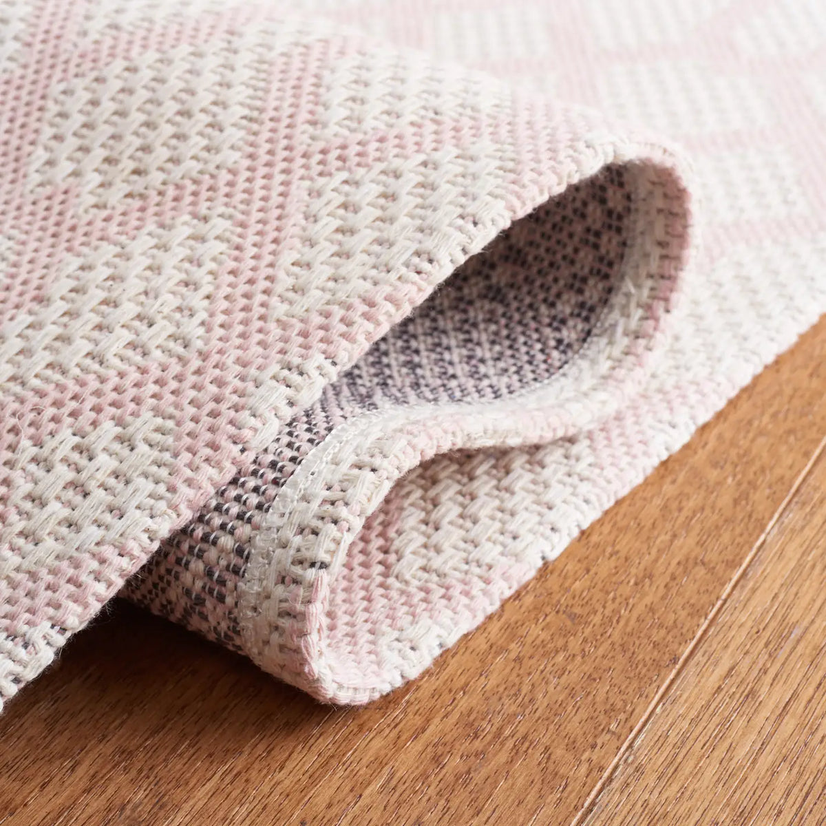 Safavieh Martha Stewart 5'-0" x 7'-0" Rug in Pink / Ivory