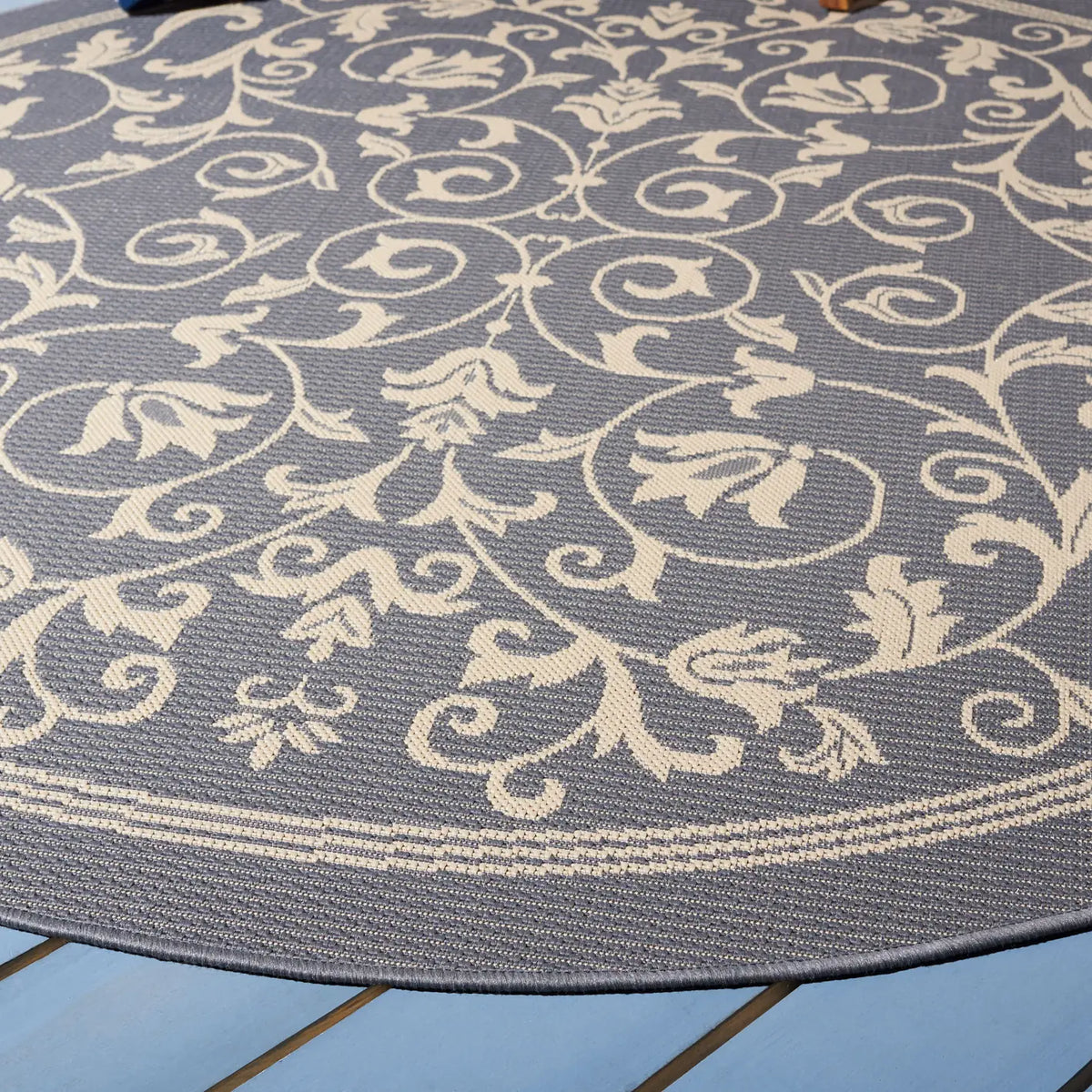 Safavieh Courtyard 6'-7" x 6'-7" Rug in Grey / Natural