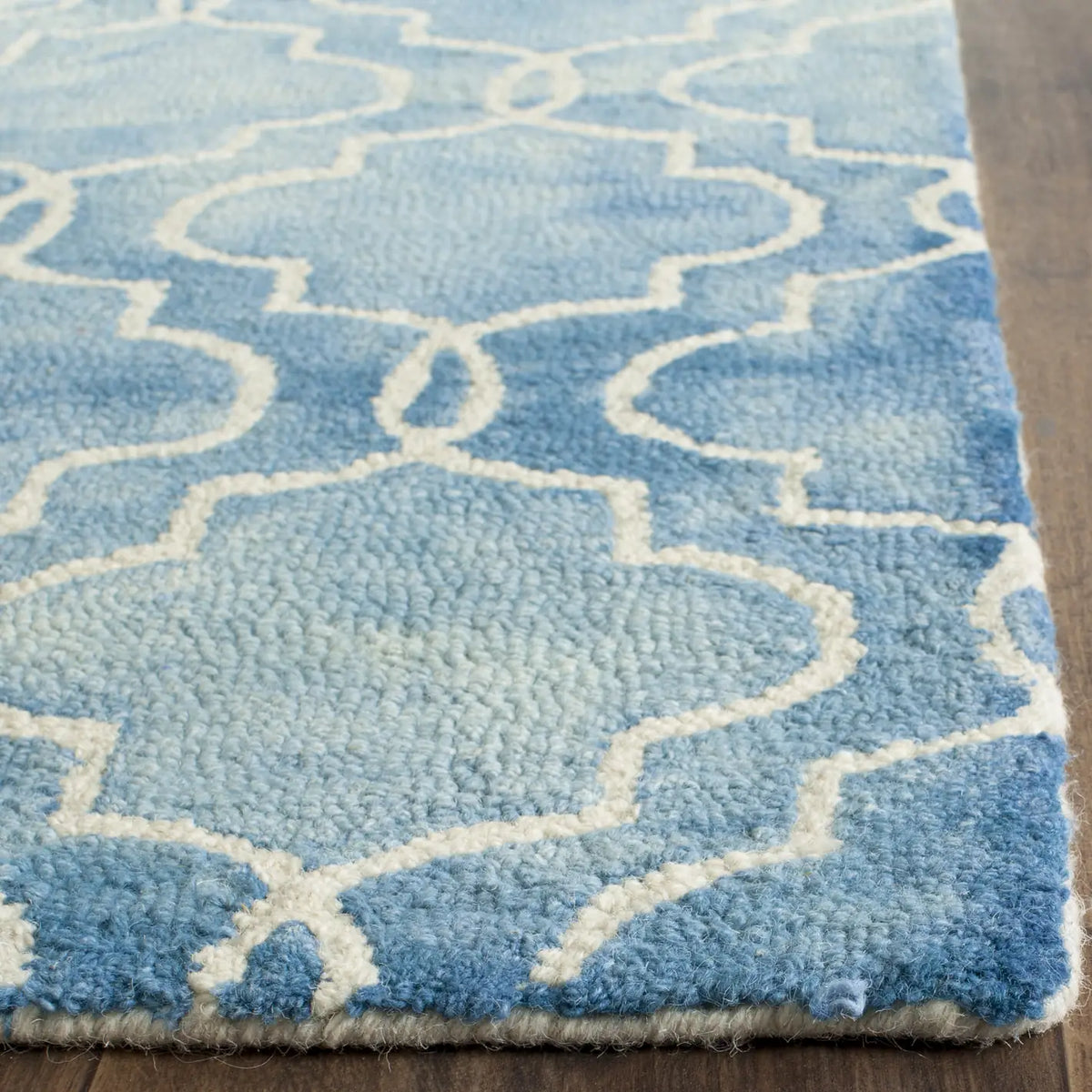 Safavieh Dip Dye 2'-3" x 10'-0" Rug in Blue / Ivory