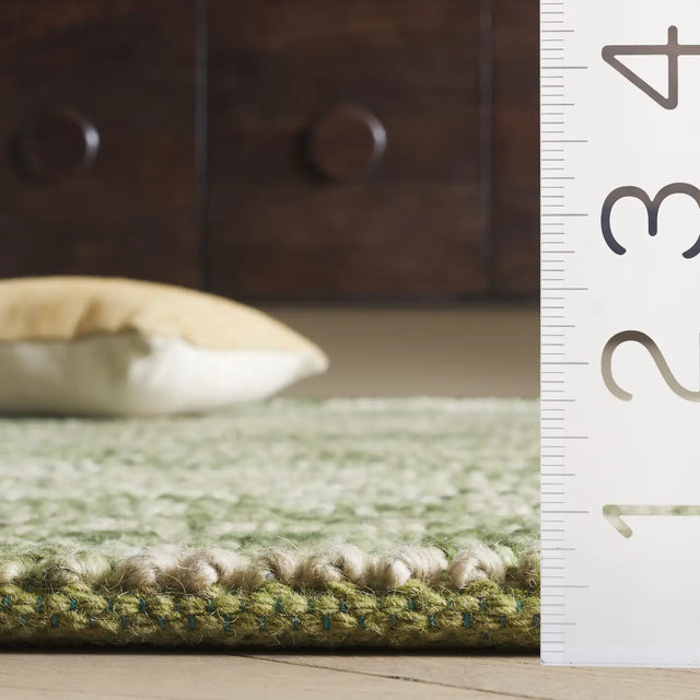 Safavieh Natura 4'-0" x 6'-0" Rug in Green / Ivory