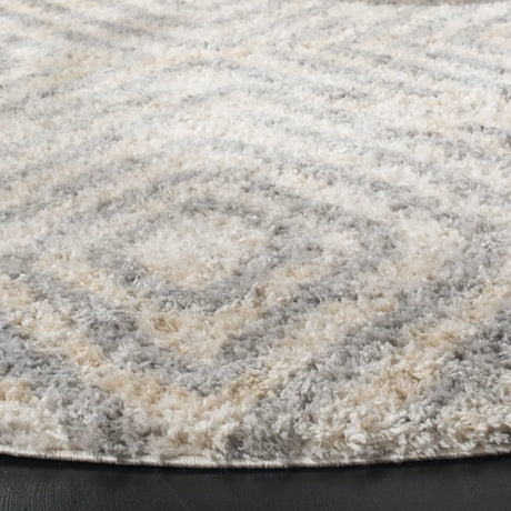 Safavieh Berber Shag 200 5'-3" x 5'-3" Rug in Cream / Grey