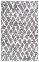 Safavieh Berber Shag 3'-0" x 5'-0" Rug in Light Grey / Cream