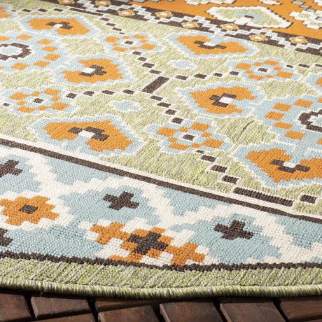 Safavieh Veranda 5'-3" x 5'-3" Rug in Green / Terracotta