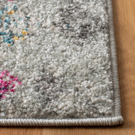 Safavieh Madison 700 4'-0" x 6'-0" Rug in Grey / Gold