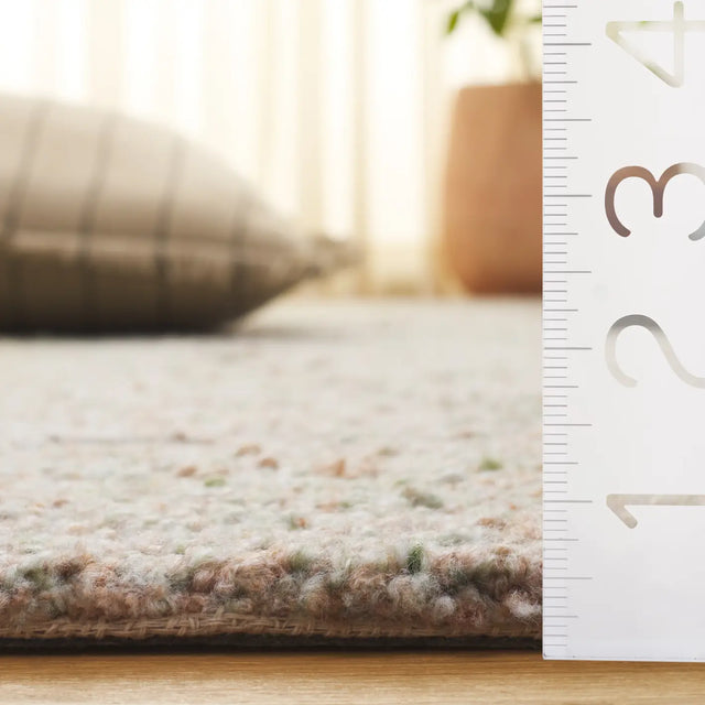 Safavieh Harvest 4'-0" x 6'-0" Rug in Green / Beige