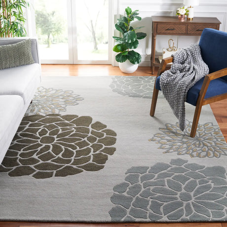 Safavieh Soho 9'-6" x 13'-6" Rug in Light Grey