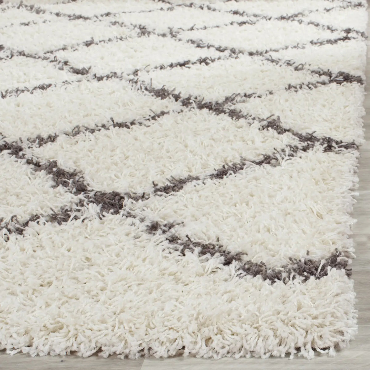 Safavieh Sgd-Dallas Shag 10'-0" x 14'-0" Rug in Ivory / Dark Grey