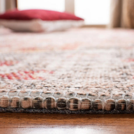 Safavieh Saffron 4'-0" x 6'-0" Rug in Beige / Red