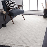 Safavieh Marbella 4'-0" x 6'-0" Rug in Ivory