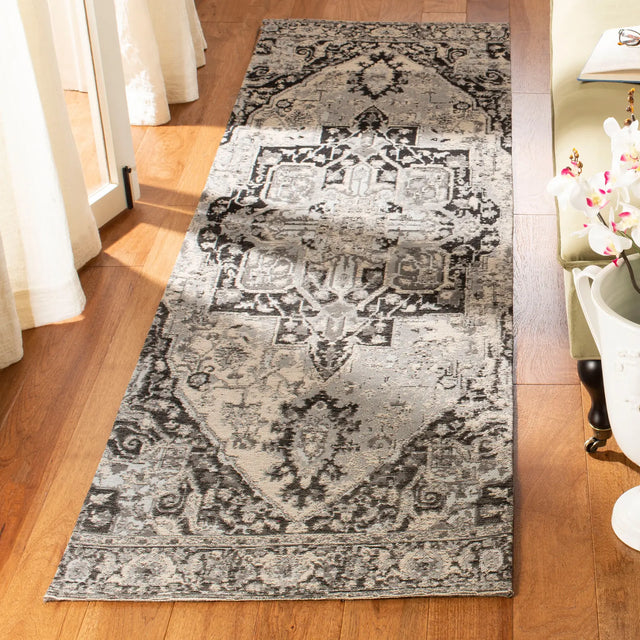 Safavieh Classic Vintage 2'-3" x 8'-0" Rug in Anthracite