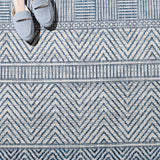 Safavieh Courtyard 4'-0" x 5'-7" Rug in Ivory / Navy