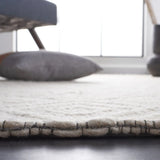 Safavieh Marbella 4'-0" x 6'-0" Rug in Ivory / Black