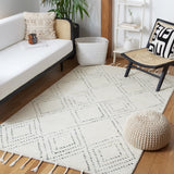Safavieh Casablanca 4'-0" x 6'-0" Rug in Ivory / Green