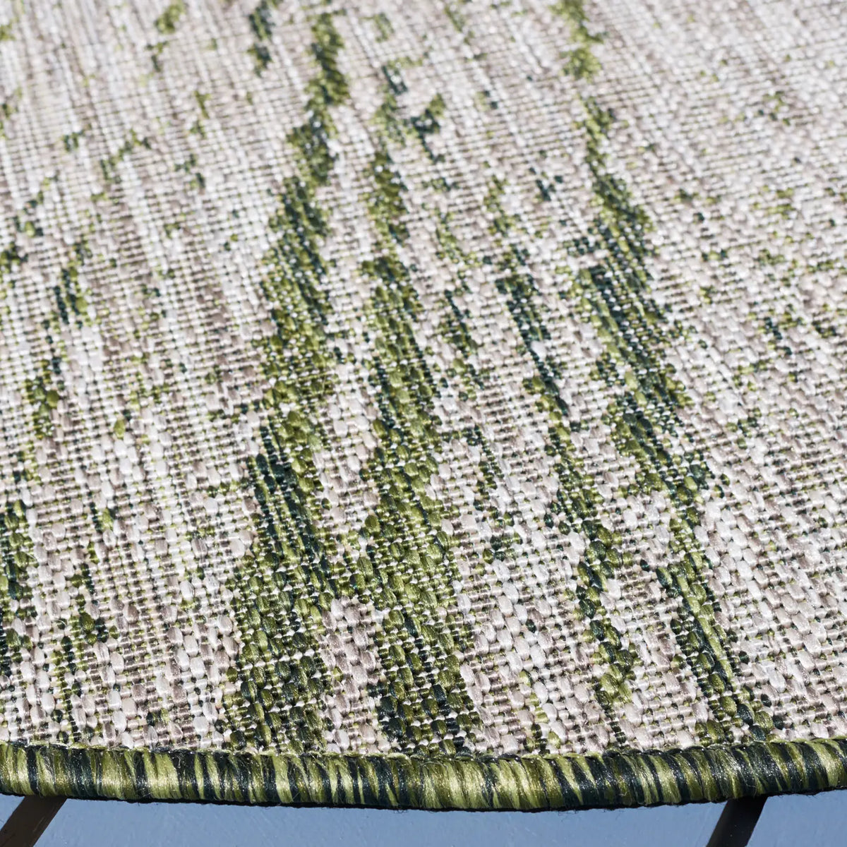 Safavieh Courtyard 6'-7" x 6'-7" Rug in Beige / Dark Green