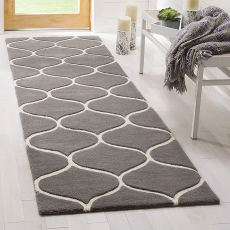 Safavieh Cambridge 2'-6" x 8'-0" Rug in Dark Grey / Ivory