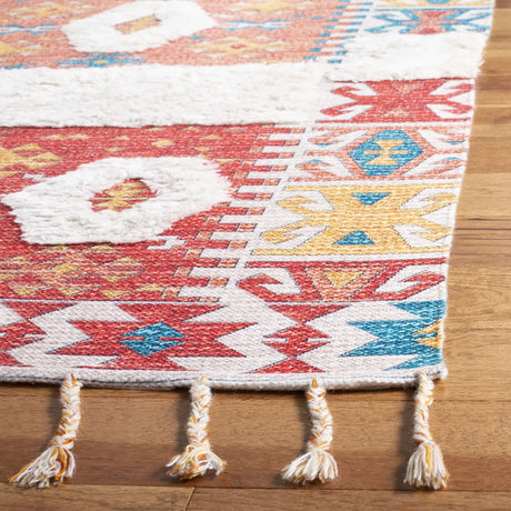 Safavieh Saffron 4'-0" x 6'-0" Rug in Rust / Beige