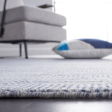 Safavieh Mirage 4'-0" x 6'-0" Rug in Blue / Ivory