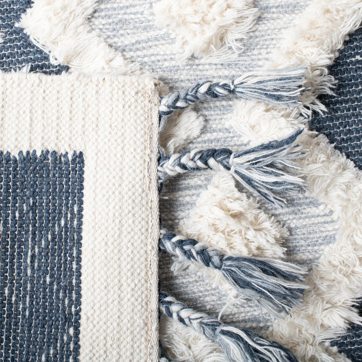 Safavieh Natura 4'-0" x 6'-0" Rug in Ivory / Blue