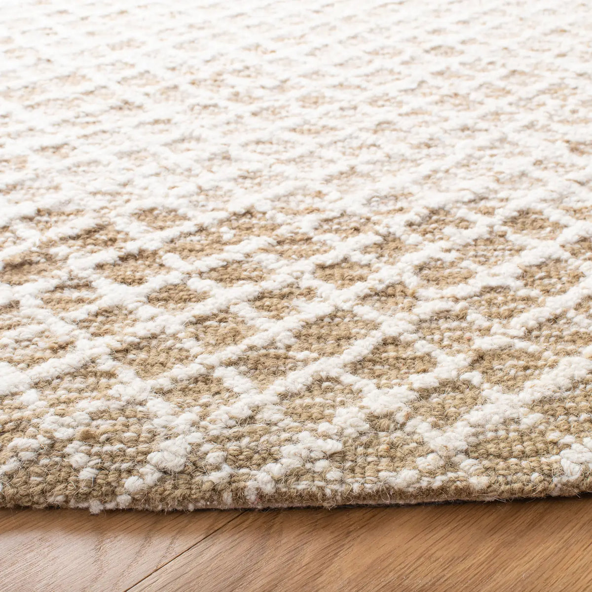 Safavieh Micro-Loop 5'-0" x 5'-0" Rug in Beige / Ivory
