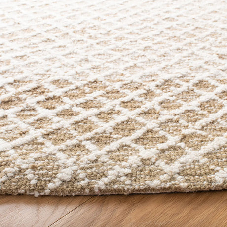Safavieh Micro-Loop 5'-0" x 5'-0" Rug in Beige / Ivory