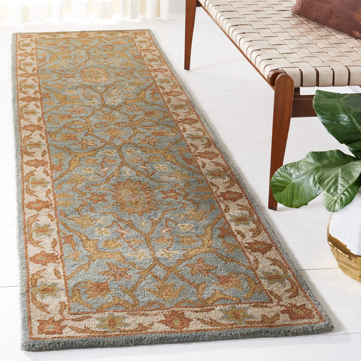 Safavieh Heritage 2'-3" x 8'-0" Rug in Light Blue / Ivory