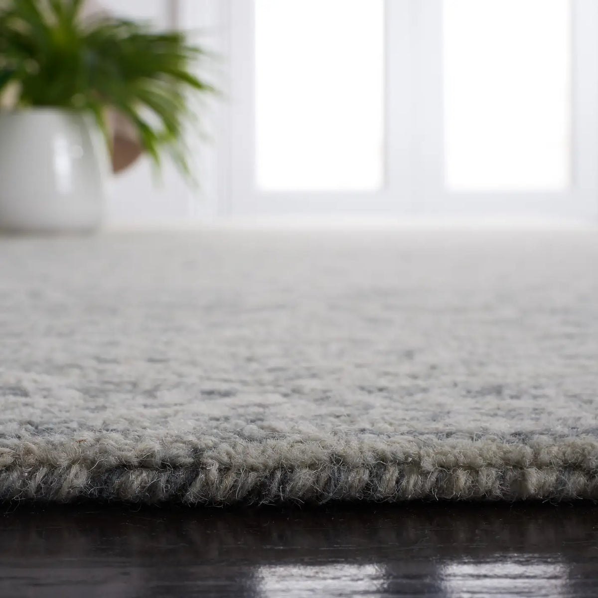 Safavieh Metro 4'-0" x 6'-0" Rug in Dark Grey / Ivory