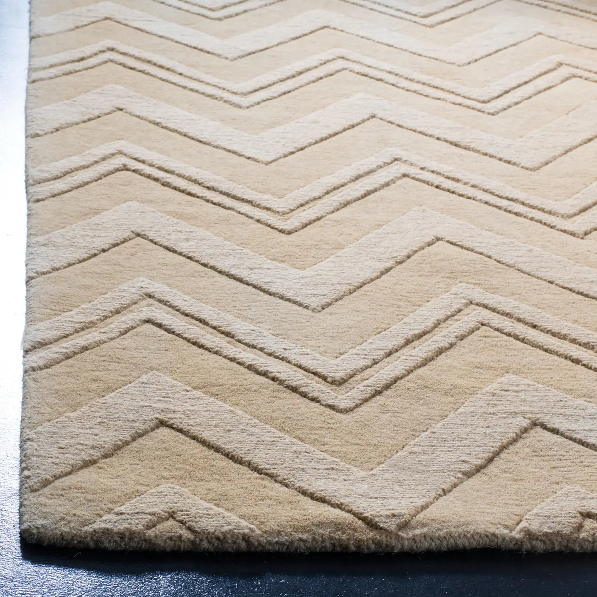 Safavieh Impressions 5'-0" x 8'-0" Rug in Dark Gold