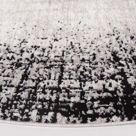 Safavieh Skyler 6'-7" x 6'-7" Rug in Ivory Grey / Black
