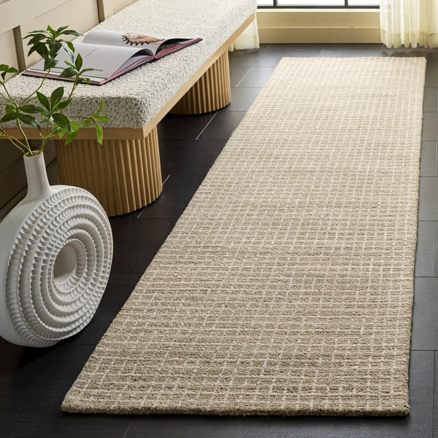 Safavieh Metro 2'-3" x 8'-0" Rug in Beige / Ivory