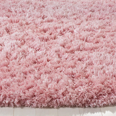 Safavieh Polar Shag 5'-1" x 5'-1" Rug in Light Pink