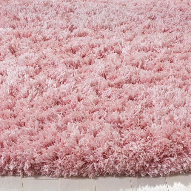 Safavieh Polar Shag 5'-1" x 5'-1" Rug in Light Pink