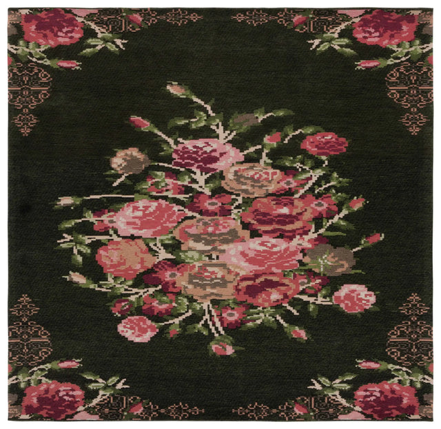 Safavieh Classic Vintage 6'-0" x 6'-0" Rug in Green / Red