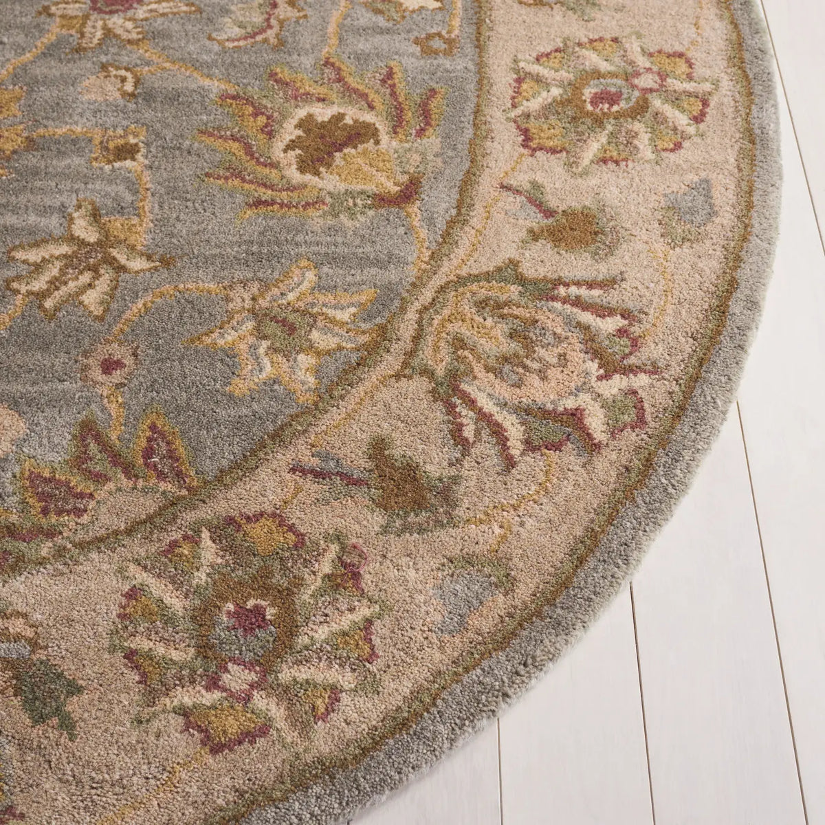 Safavieh Heritage 4'-6" x 6'-6" Rug in Blue / Beige