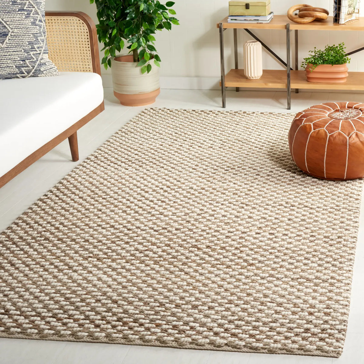 Safavieh Natural Fiber 4'-0" x 6'-0" Rug in Natural / Grey