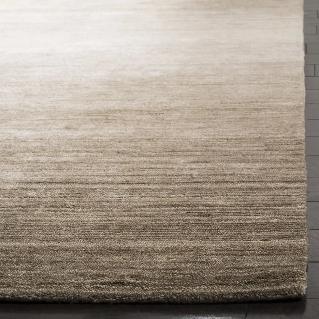 Safavieh Mirage 6'-0" x 9'-0" Rug in Champagne
