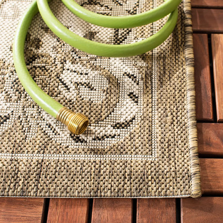 Safavieh Courtyard 4'-0" x 5'-7" Rug in Creme / Brown